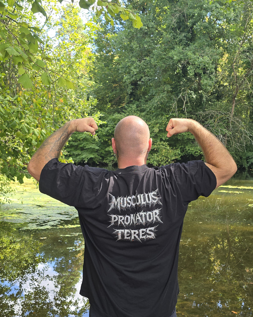 APEX SUPPLY Musculus Pronator Teres Oversized Tee getragen