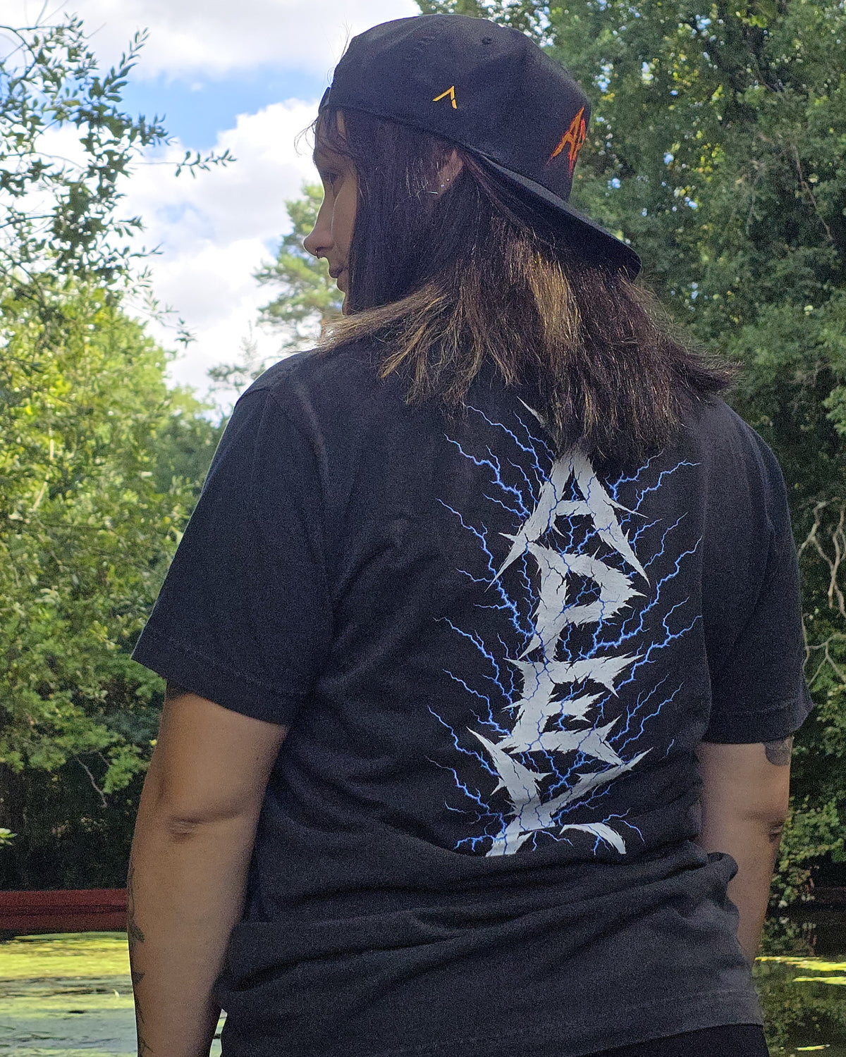 APEX SUPPLY Thrash Cap getragen